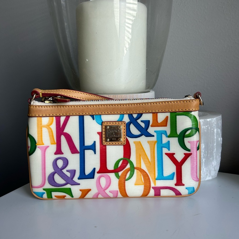 Dooney & Bourke Retro Grafica wristlet